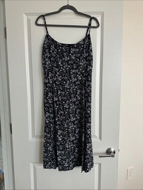 Uniqlo Black Floral Midi Dress with White Flower Print